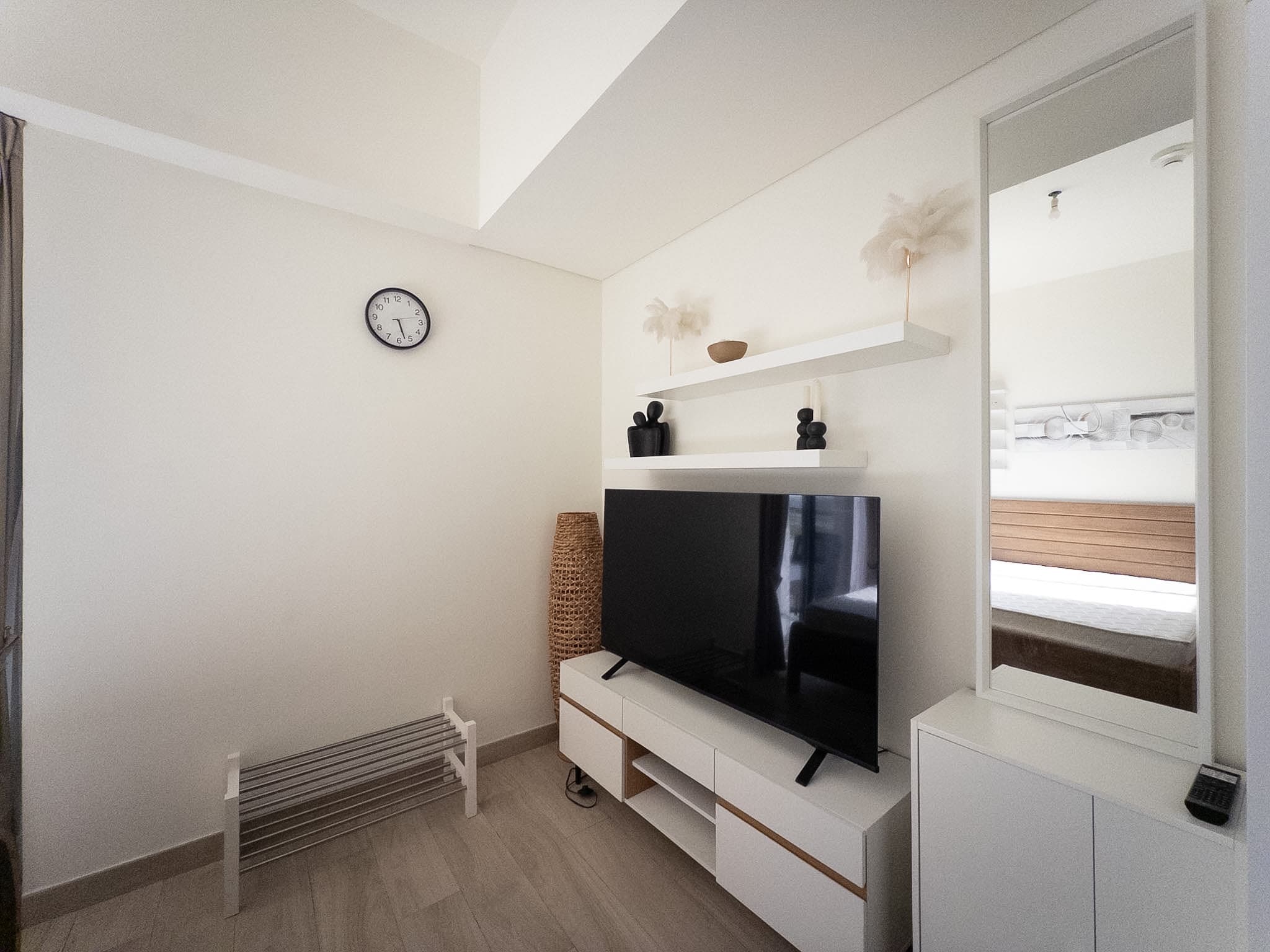 Prime Yield Studio | Modern Unit photo 3
