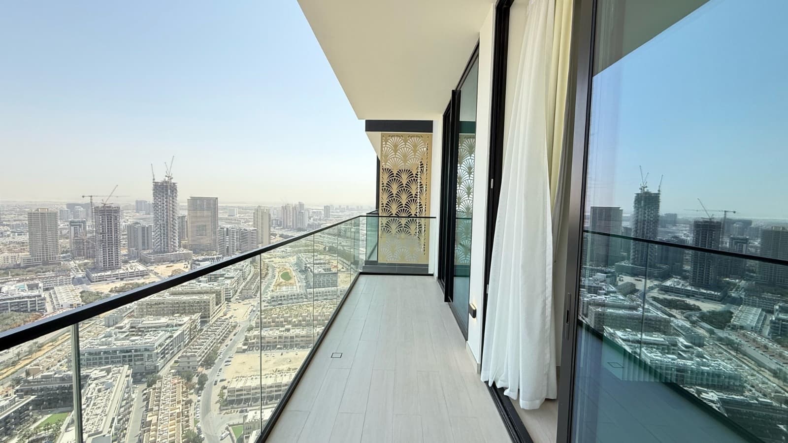 Bright & Spacious • Premium Furnished photo 2