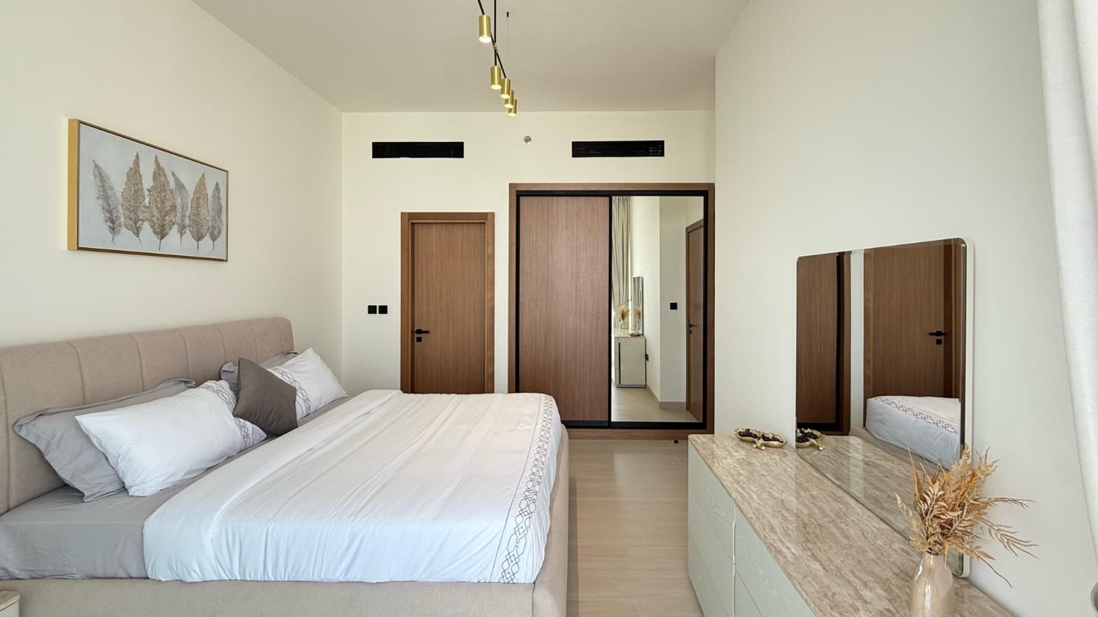 Bright & Spacious • Premium Furnished — 13