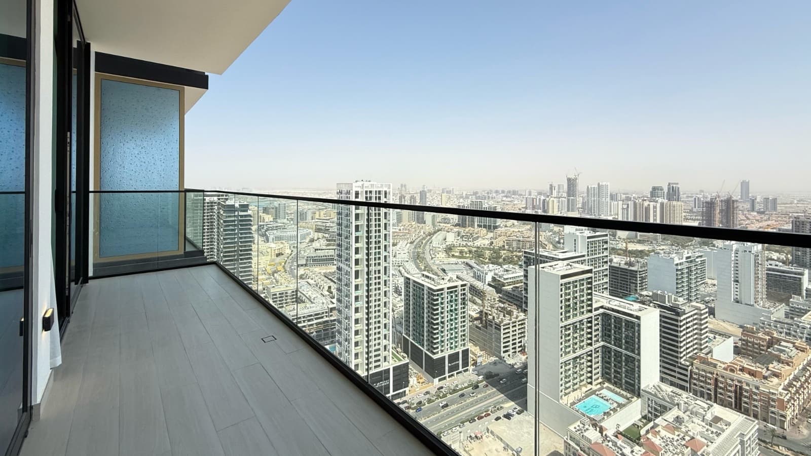 Bright & Spacious • Premium Furnished photo 1