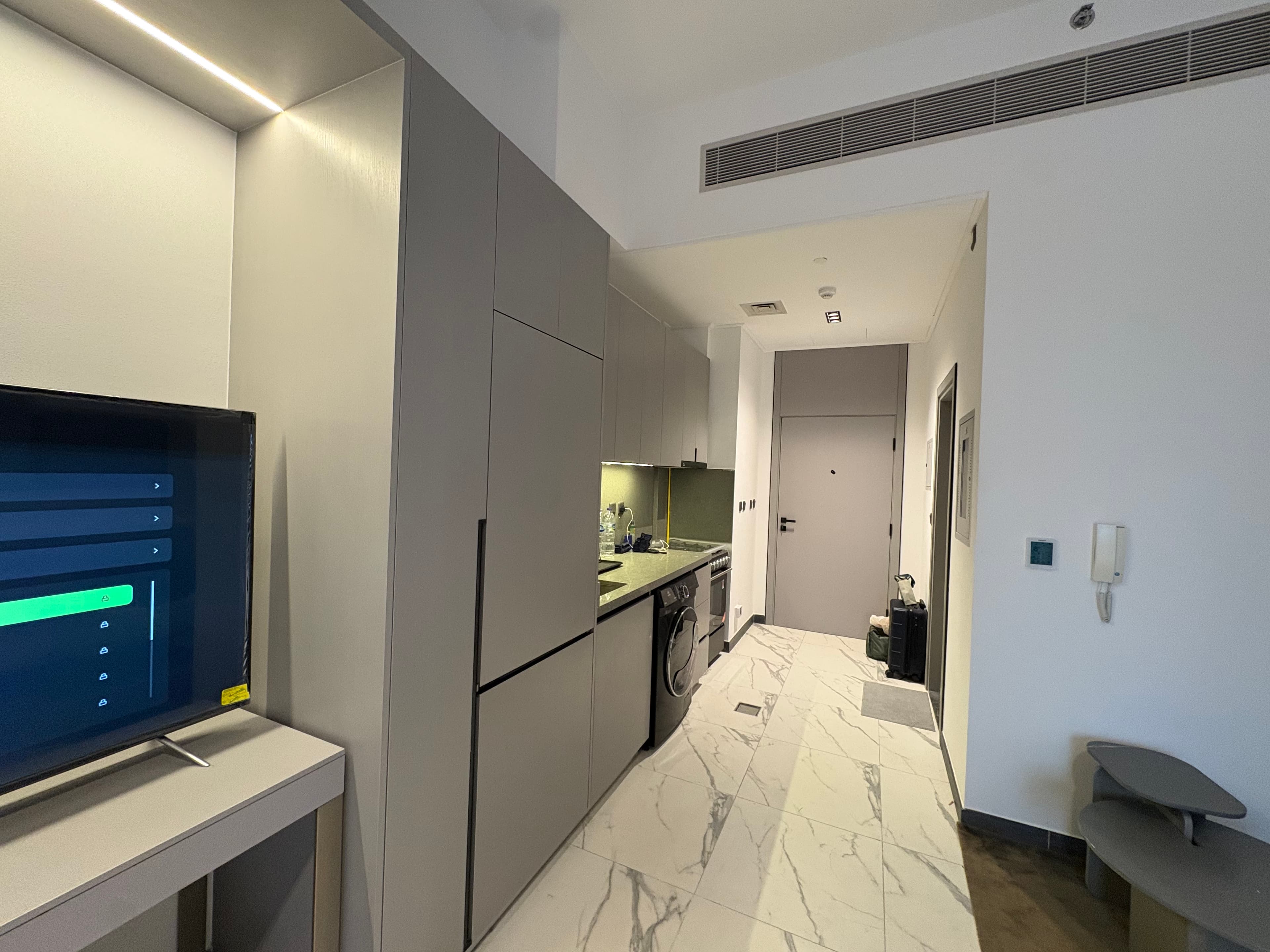 Fully Furnished | Ready to Move In |Prime Area photo 4