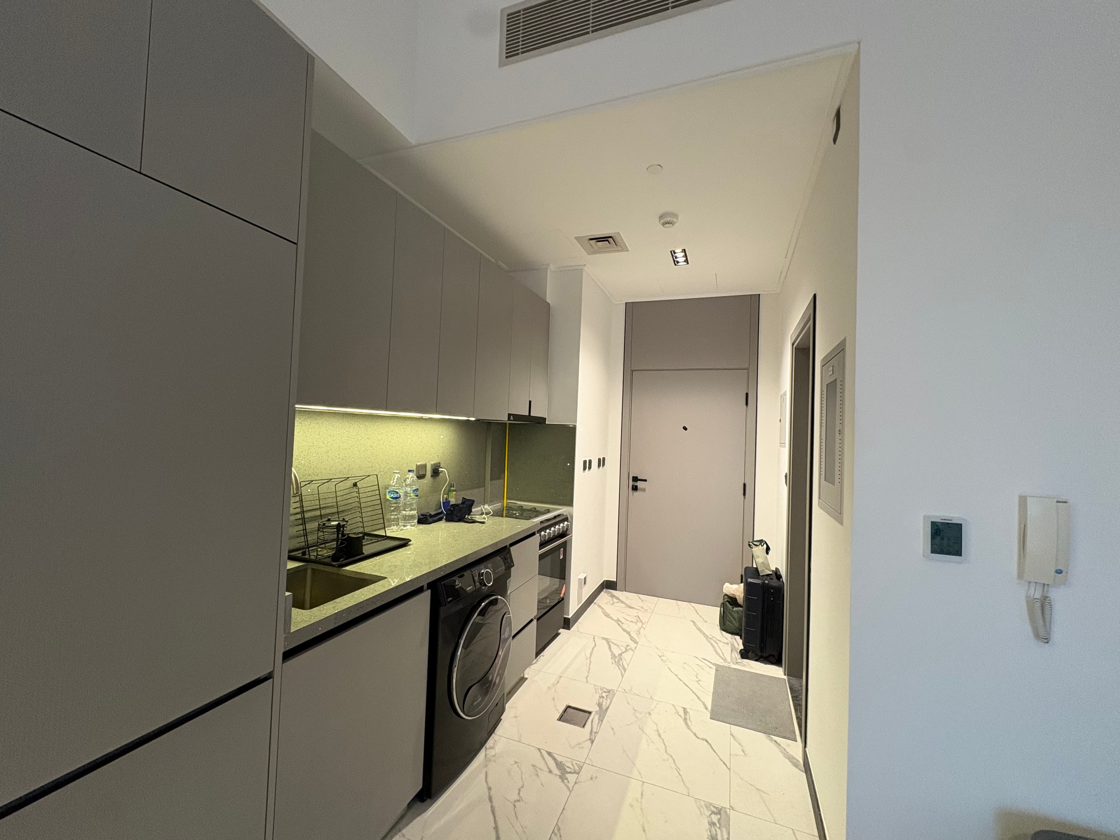 Fully Furnished | Ready to Move In |Prime Area photo 2
