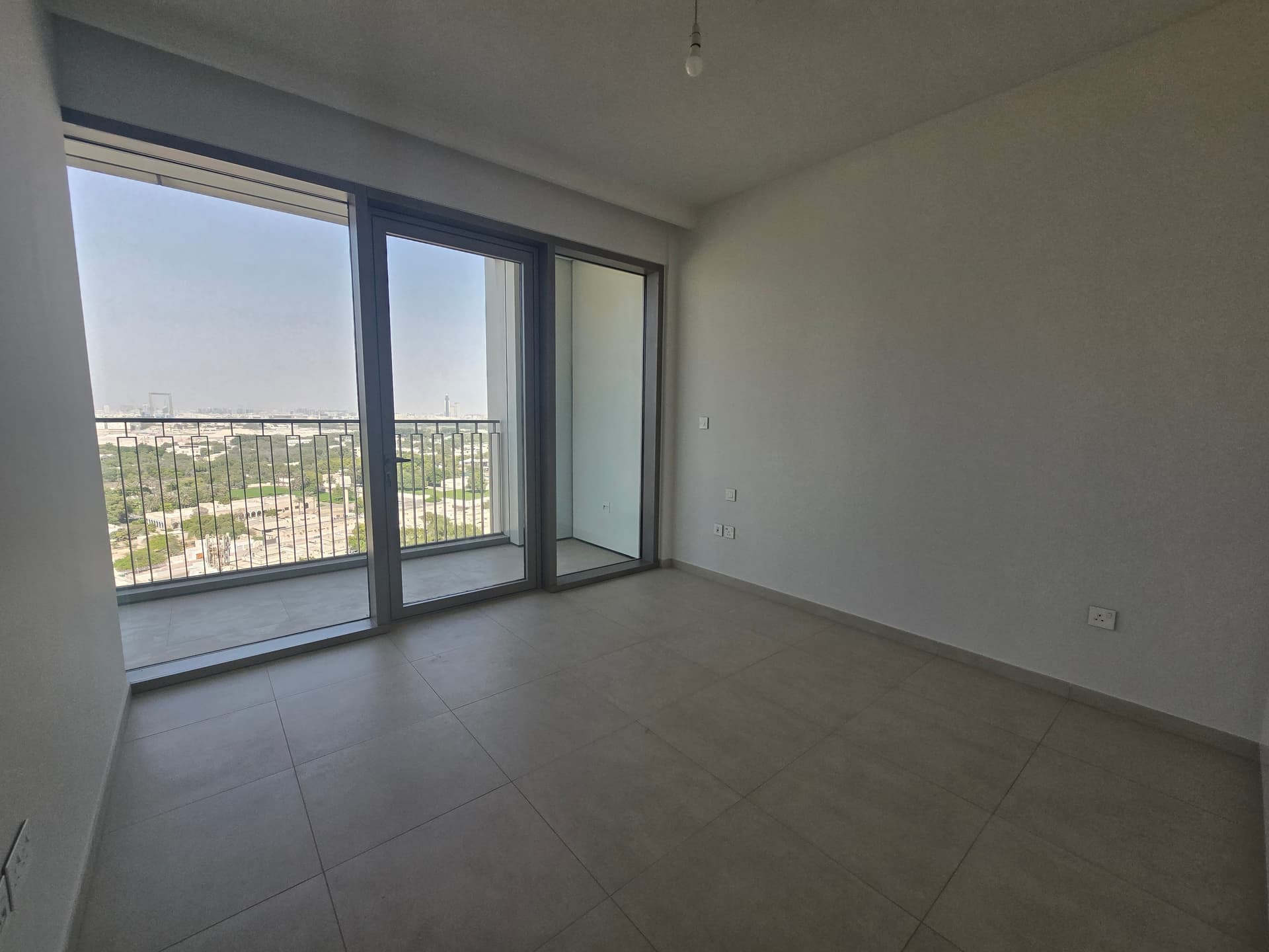 Zabeel Skyline View | Semi-Furnished | Direct Mall Access photo 4