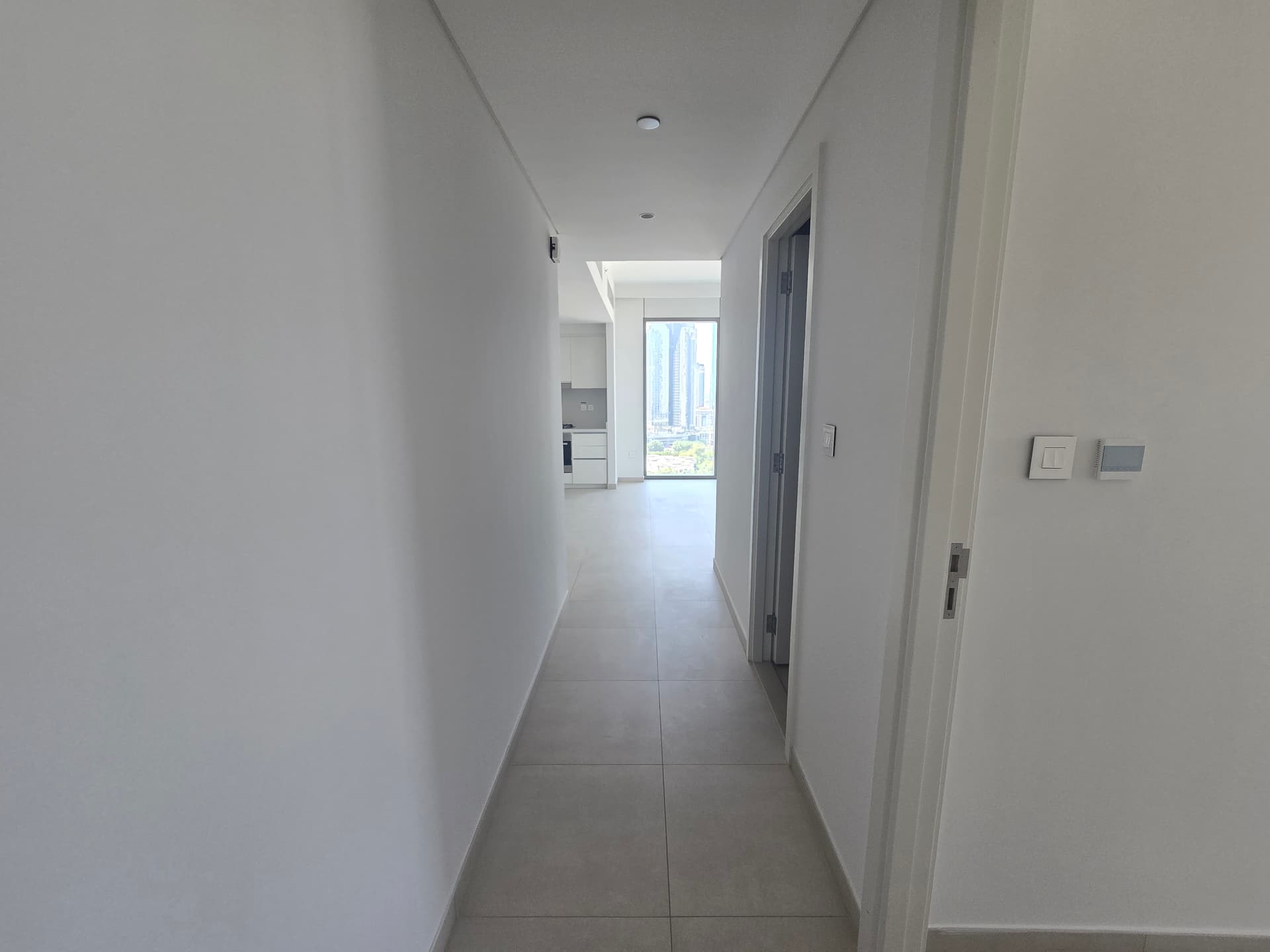 Zabeel Skyline View | Semi-Furnished | Direct Mall Access — 17