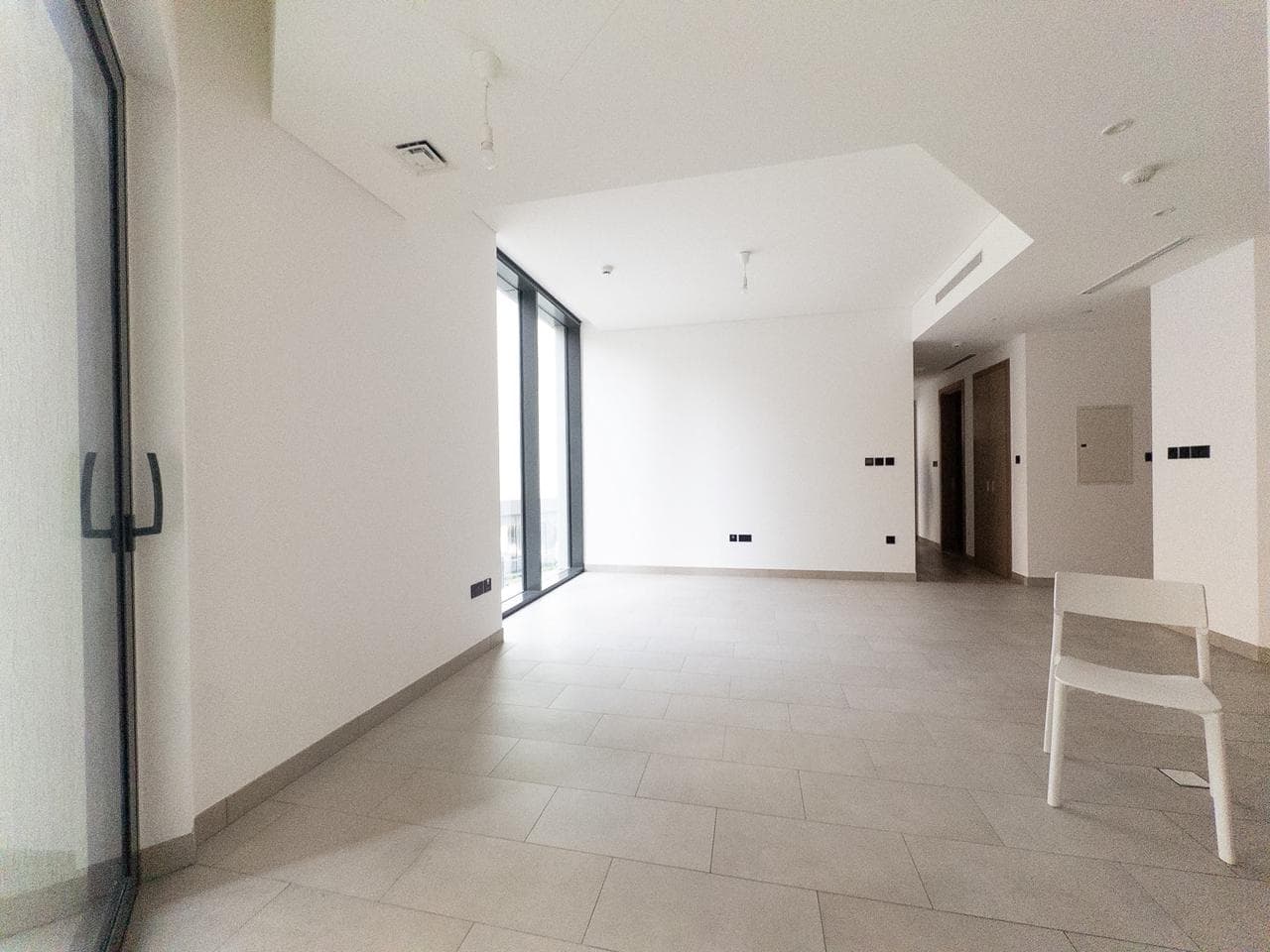 Ready to Move In| Spacious Modern Creek Living photo 4