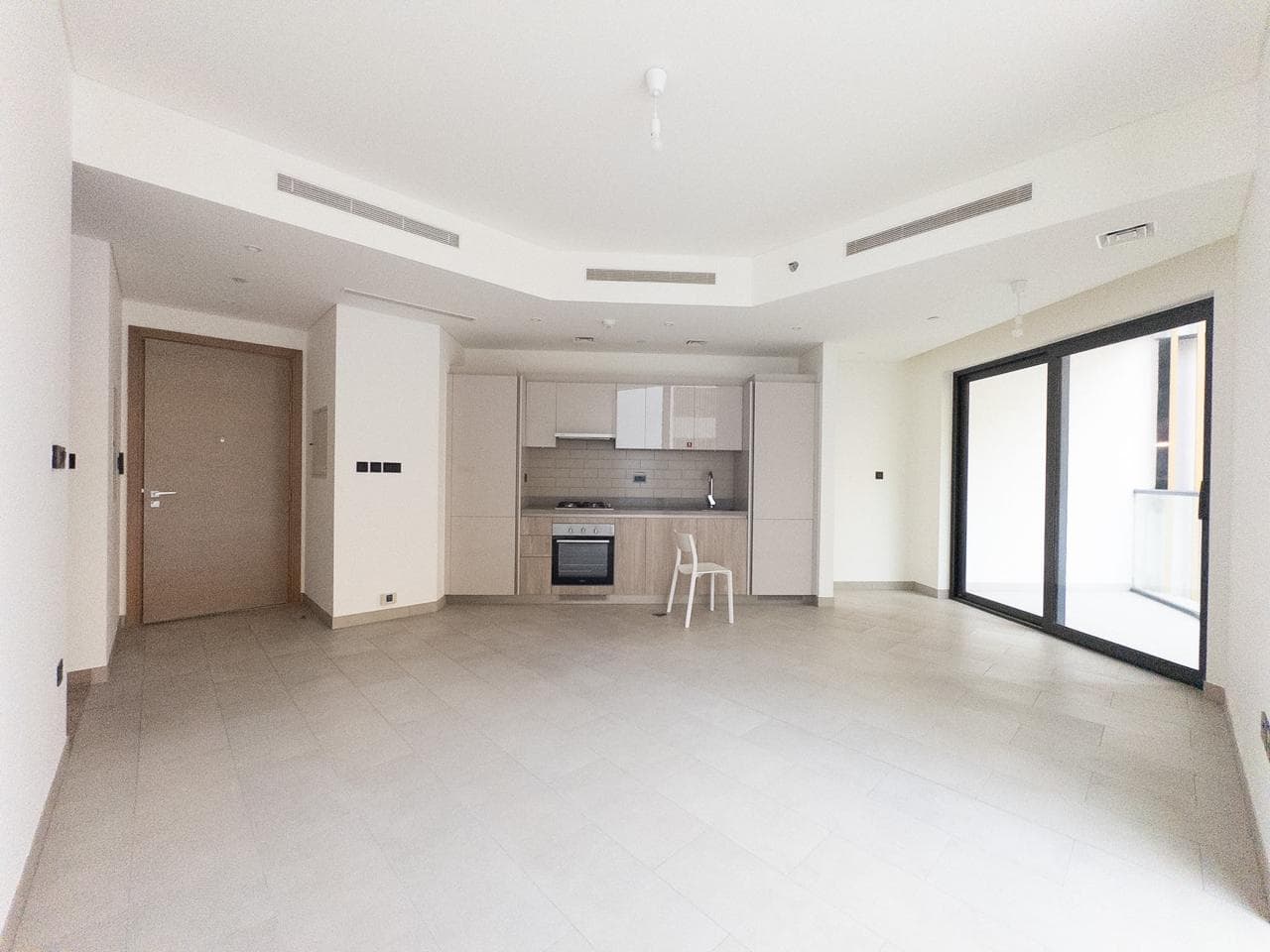 Ready to Move In| Spacious Modern Creek Living — 8