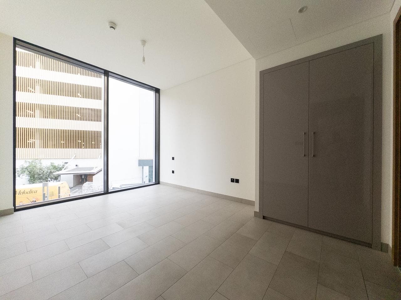Ready to Move In| Spacious Modern Creek Living — 9