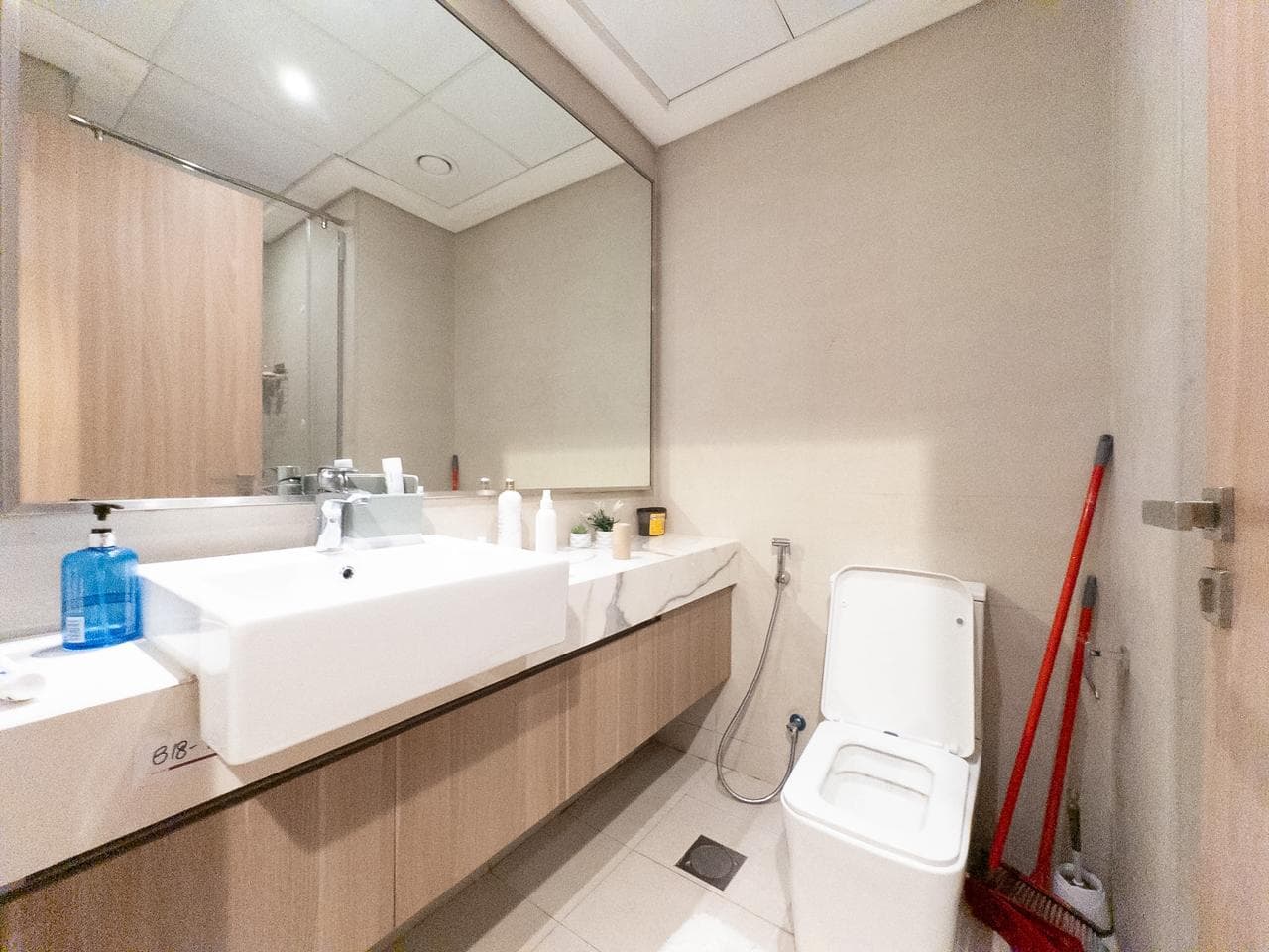 Furnished Modern Unit | Huge Balcony | Wide View — 7