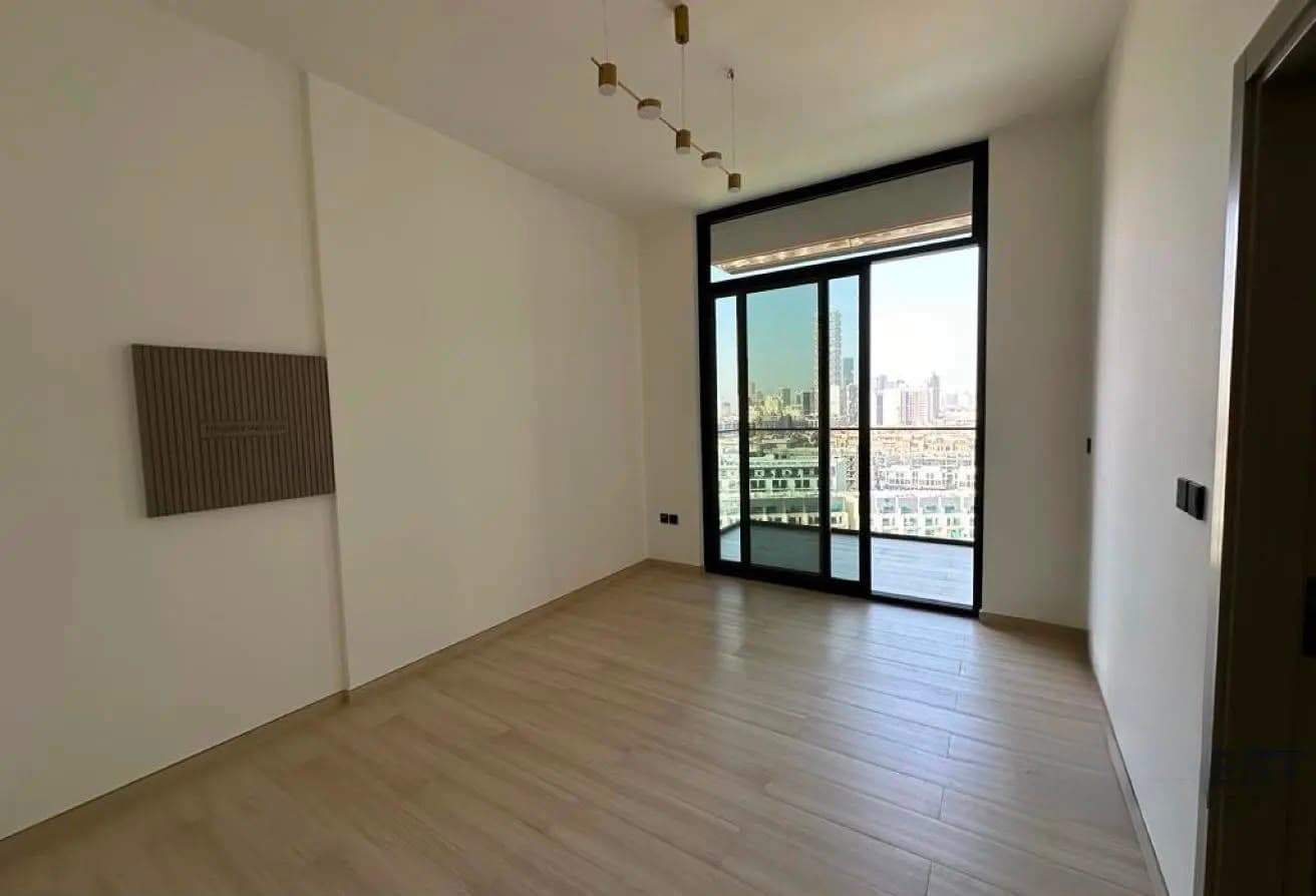 Unbeatable Deal | Large Modern Apartment photo 3