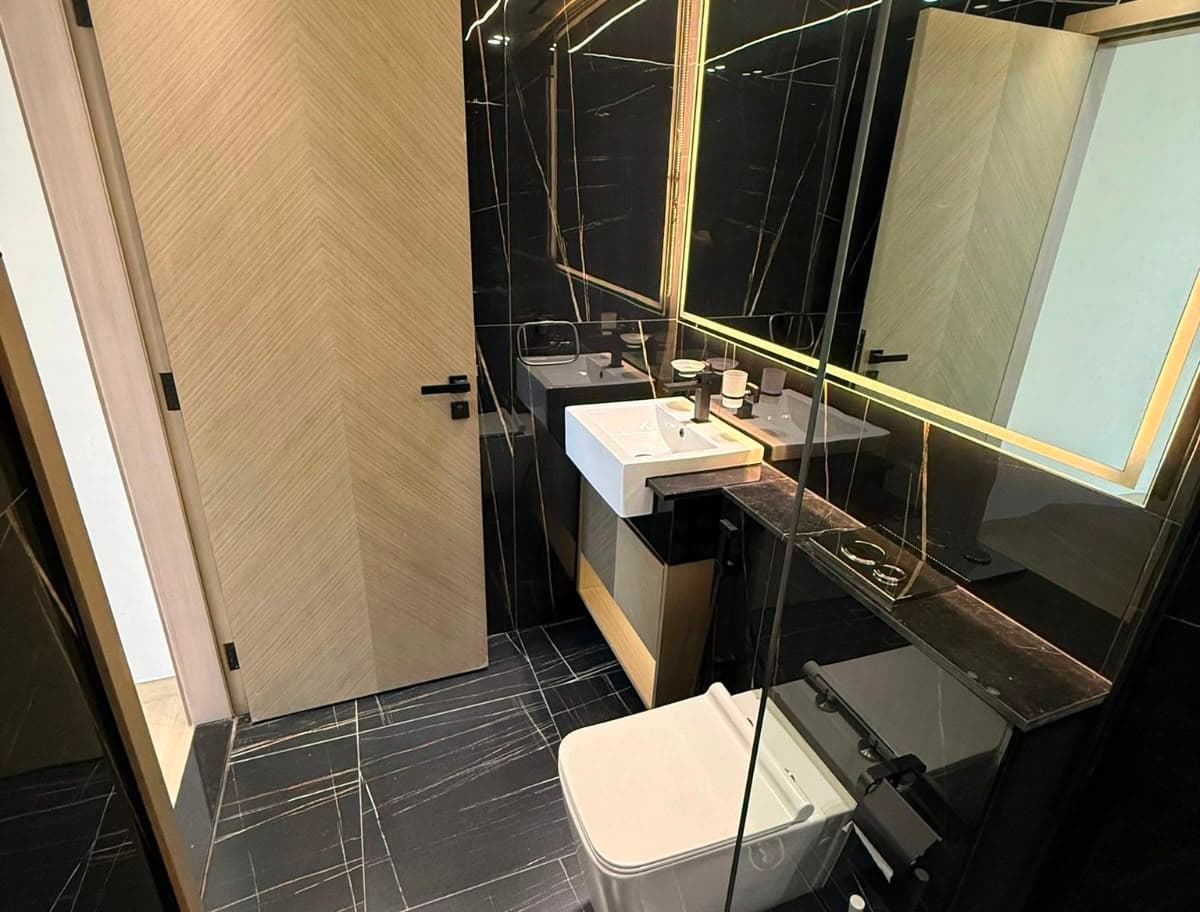 Unbeatable Deal | Large Modern Apartment — 6