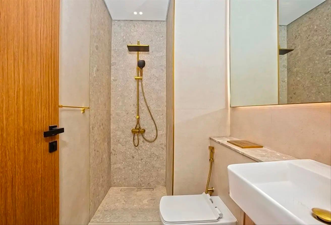 Modern Luxury| Elegant Finishes | Open Layout — 10