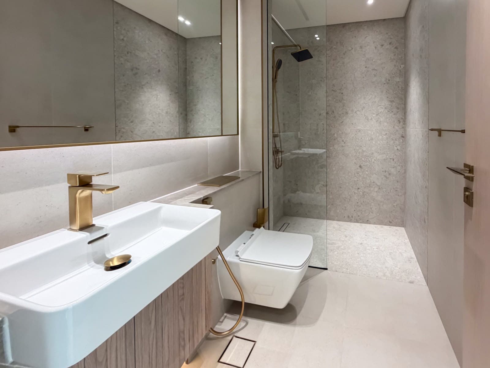 Premium Studio | Modern & Spacious — 12