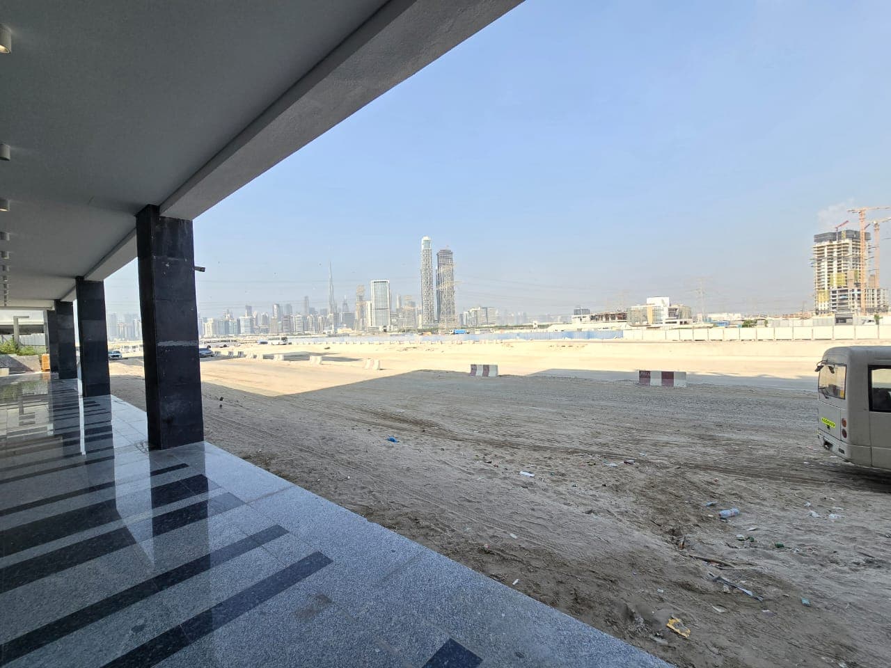 Prime Retail Shop | Crystal Lagoon View | Vacant photo 2