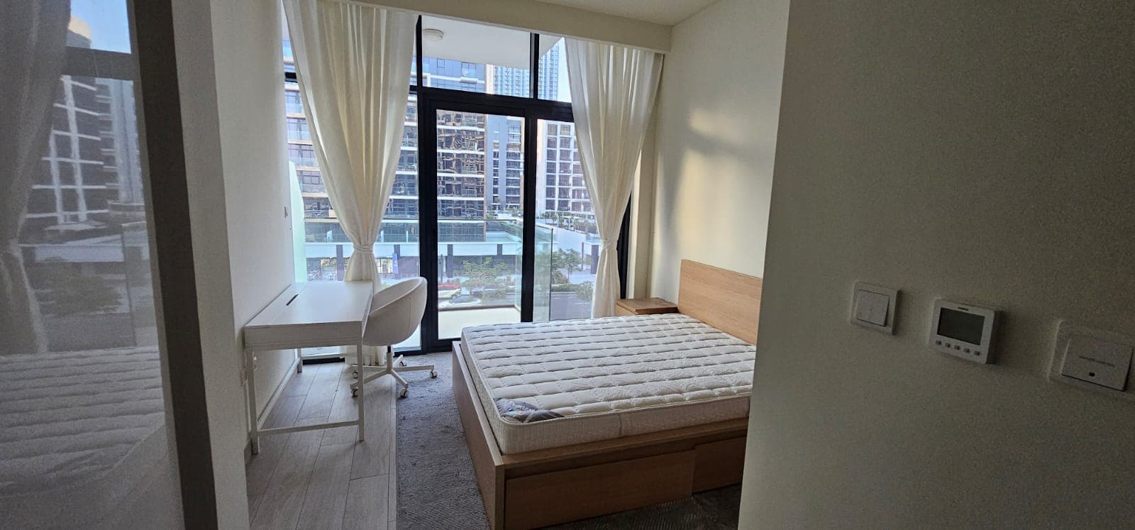 Modern Studio with Bright Layout & Prime Location photo 4