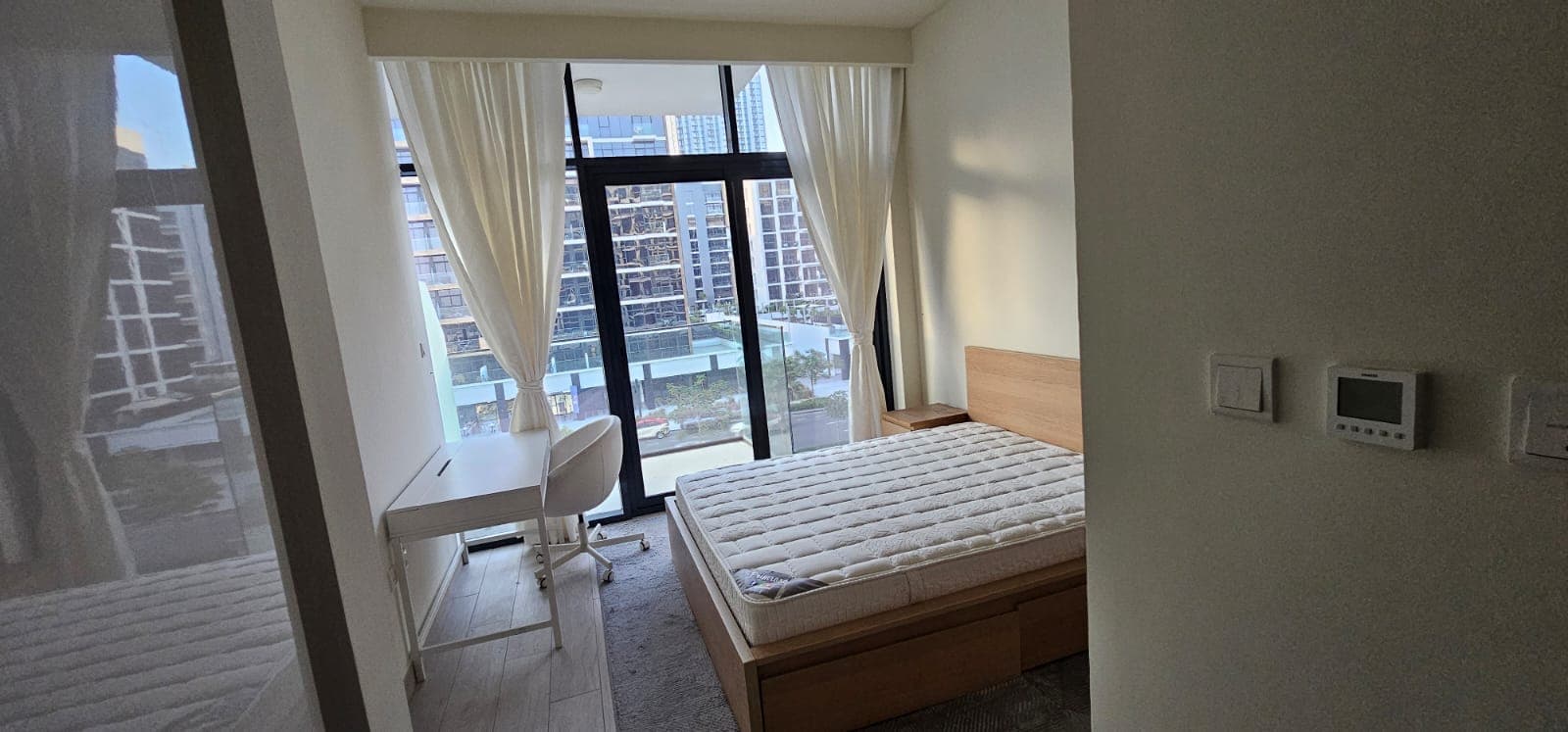 Modern Studio with Bright Layout & Prime Location photo 3