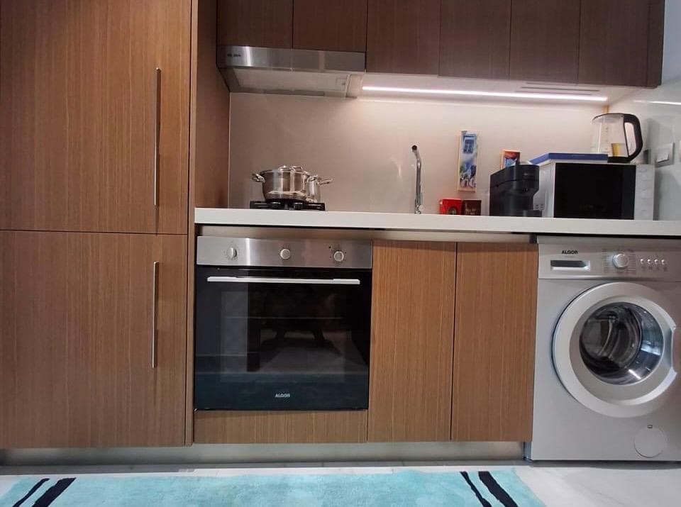 New Unit Bright Layout & Prime Location photo 5