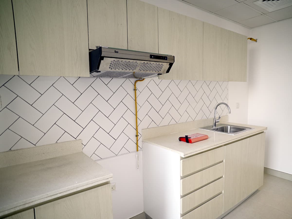 Modern 1-Bedroom Bright Layout Spacious Unit — 8