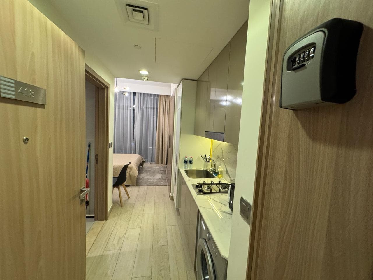 Modern Studio Unit| Fully Furnished| Vacant photo 5
