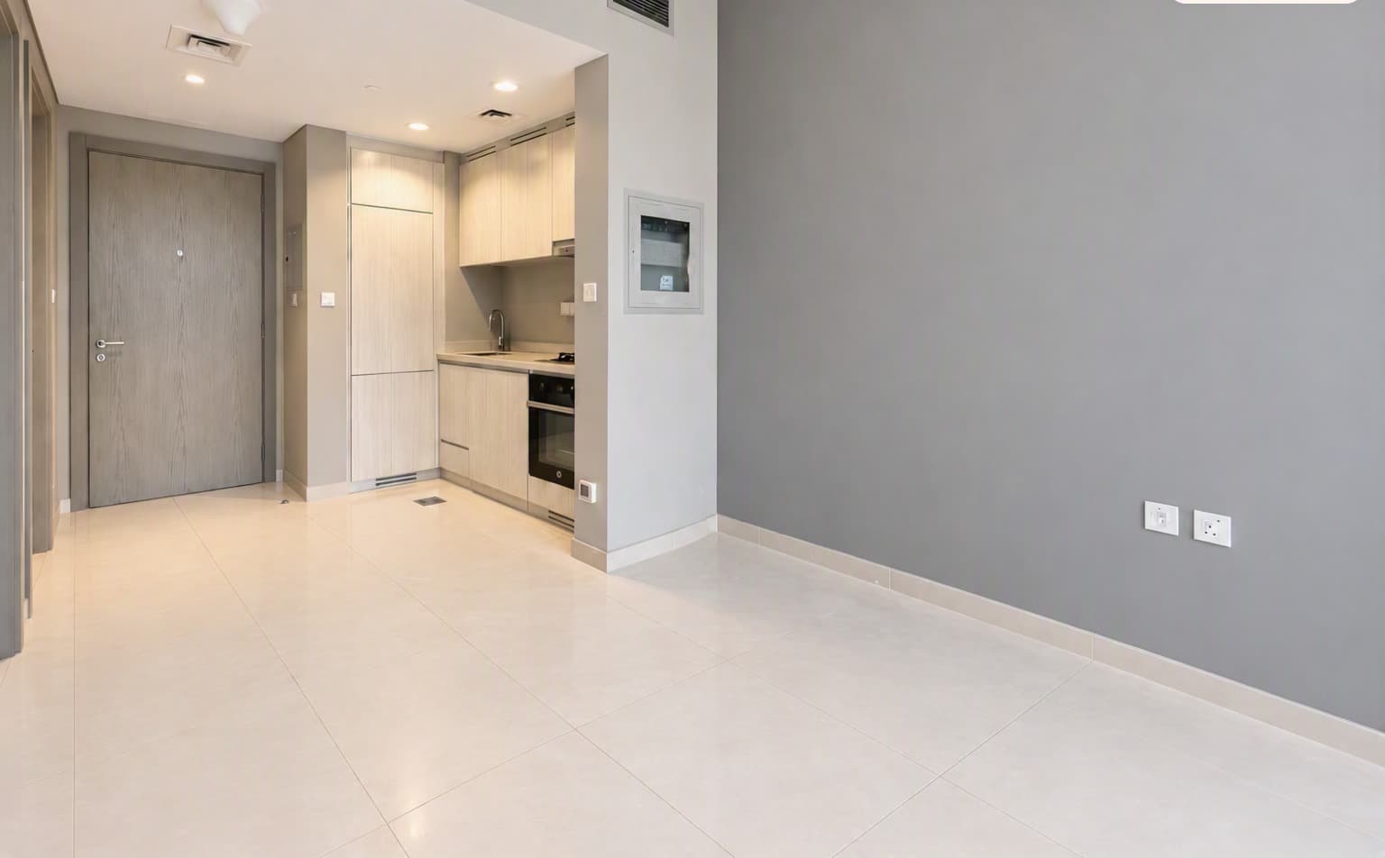 Luxury Living | Bright Layout | Prime Location photo 1