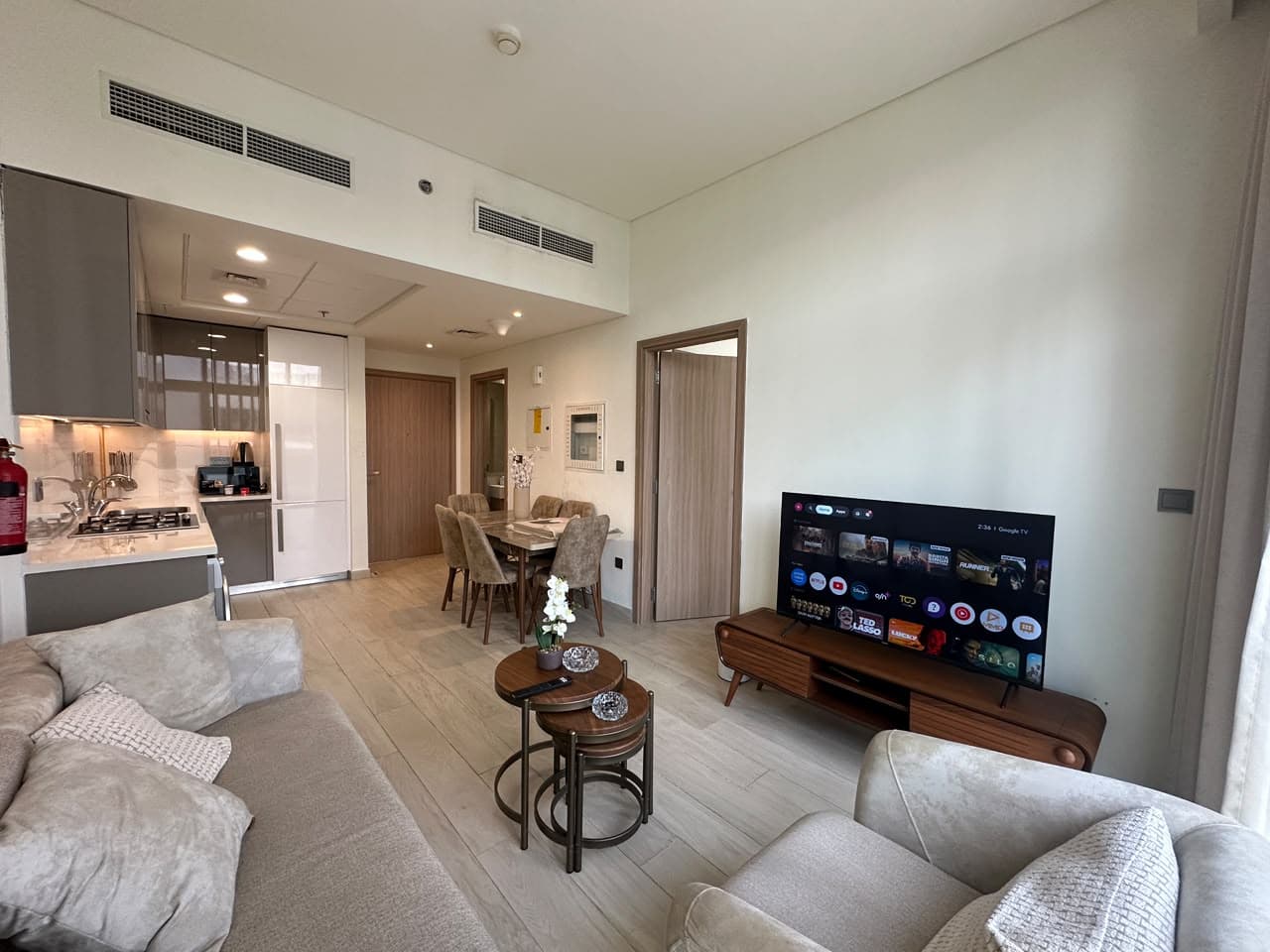 Modern Interior | Fully Furnished | Ready to Move photo 2