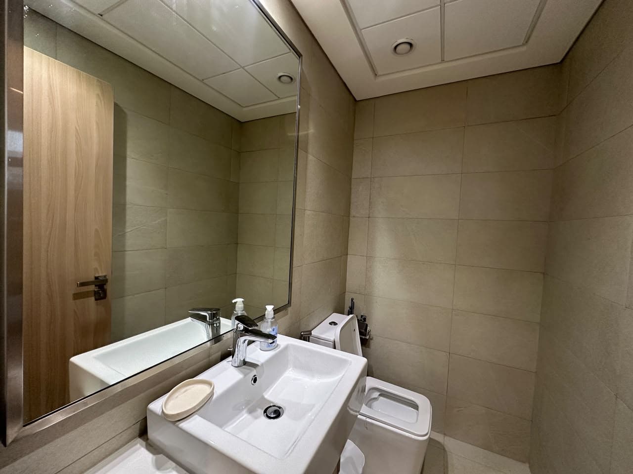 Modern Interior | Fully Furnished | Ready to Move — 9