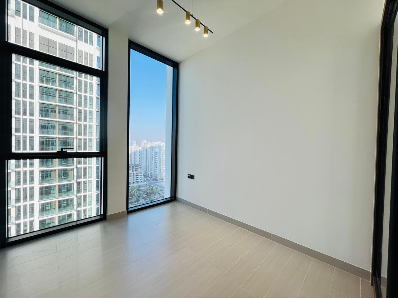 Bright Layout | Prime Location | Ready to Move — 6