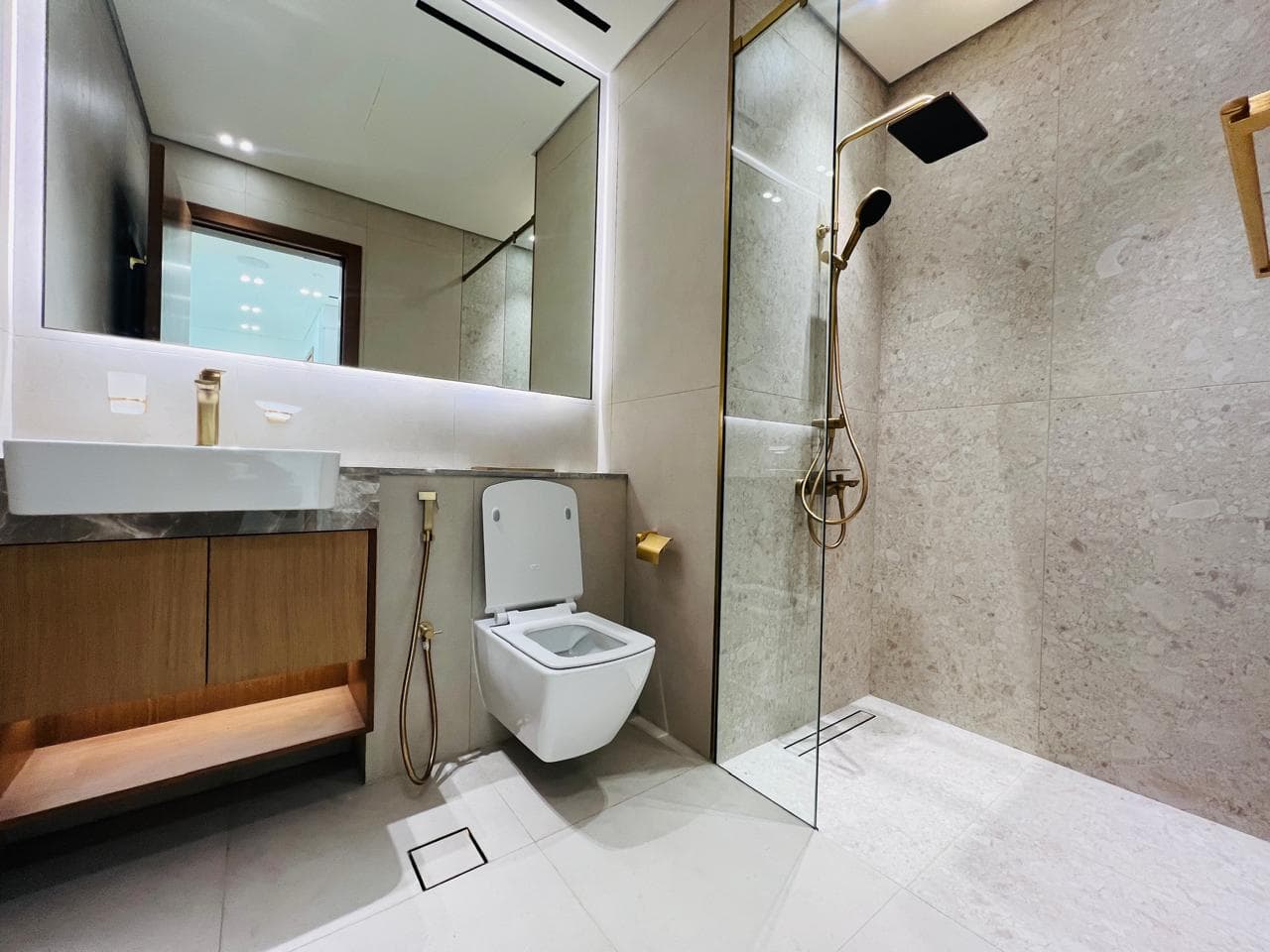 Bright Layout | Prime Location | Ready to Move — 8
