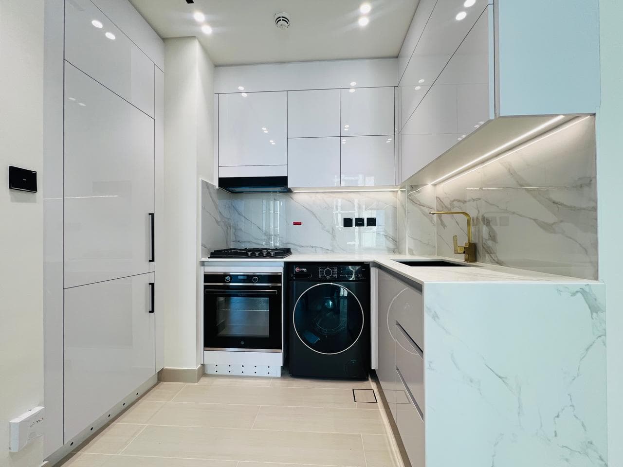 Bright Layout | Prime Location | Ready to Move — 7