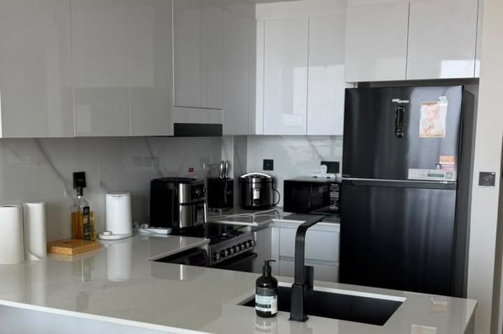 Spacious Layout | Fully Furnished | High Floor | Modern Interior & Balcony — 8