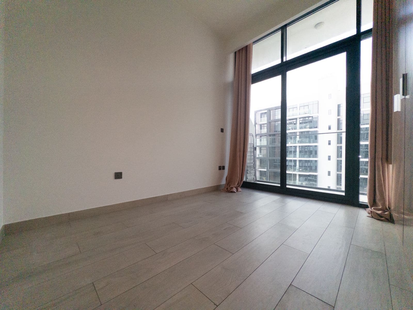 Bright Layout & Balcony | Prime Location photo 4