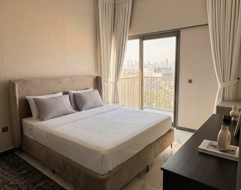 Spacious Layout | Fully Furnished | Modern Interior & Balcony — 10