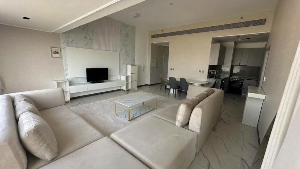 Spacious Layout | Fully Furnished | Modern Interior & Balcony — 7