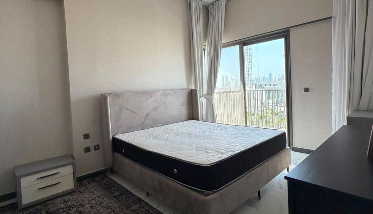 Spacious Layout | Fully Furnished | Modern Interior & Balcony — 12