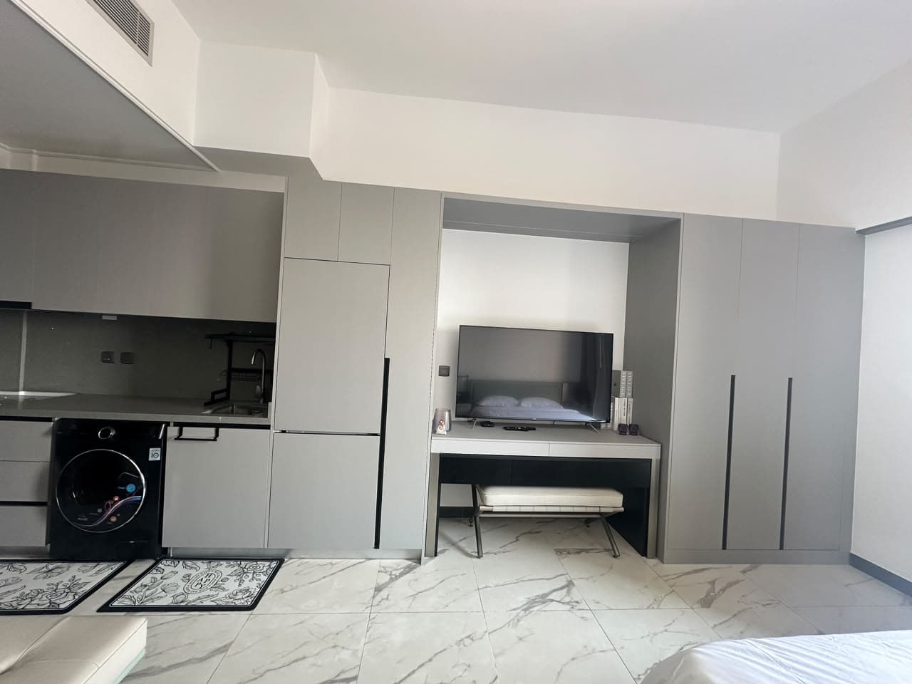 community view | Spacious Layout & Balcony | fully furnished — 6