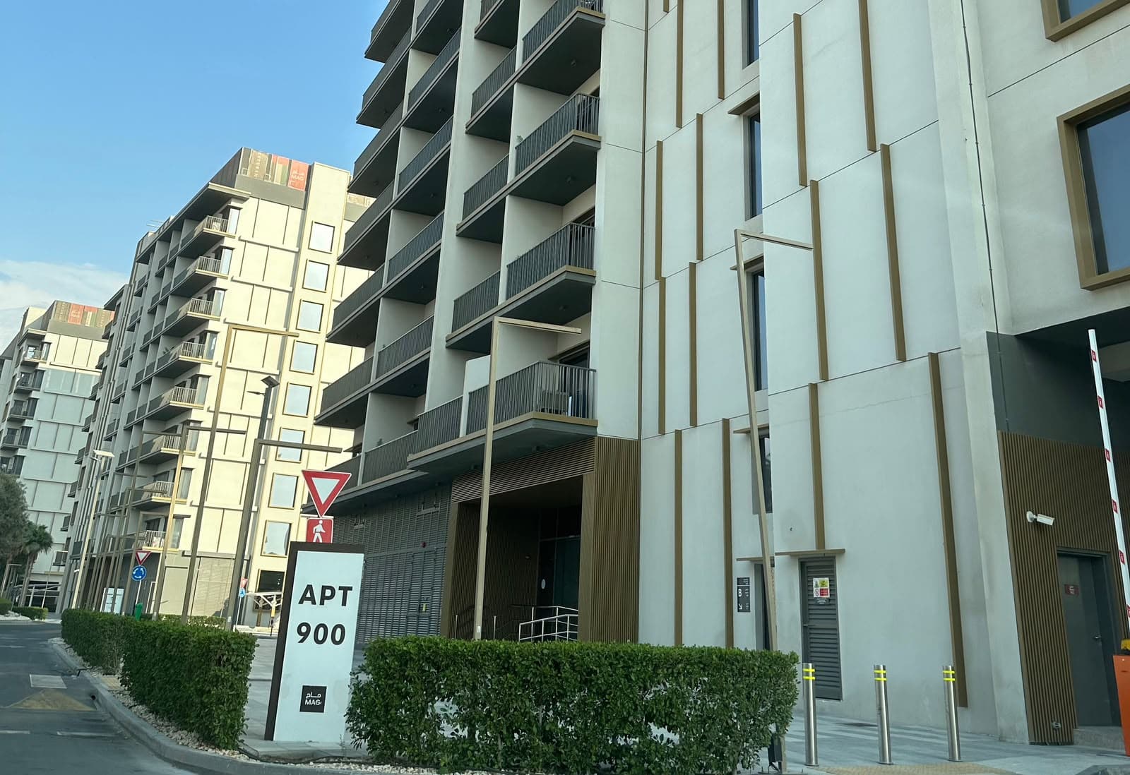 Spacious Layout | Fully Furnished | Modern Interior & Balcony — 23