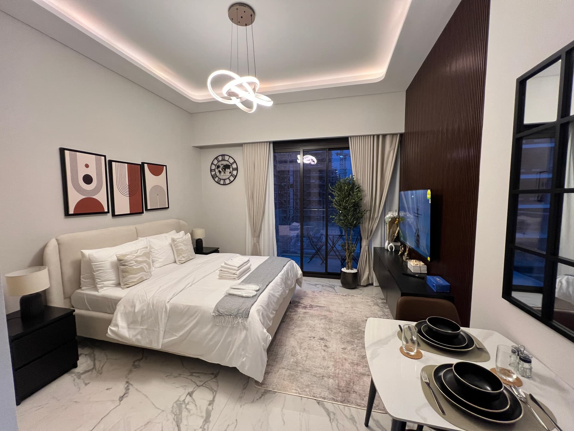 Furnished Studio with Pool View| Ready to Move In| 4 Cheques photo 1