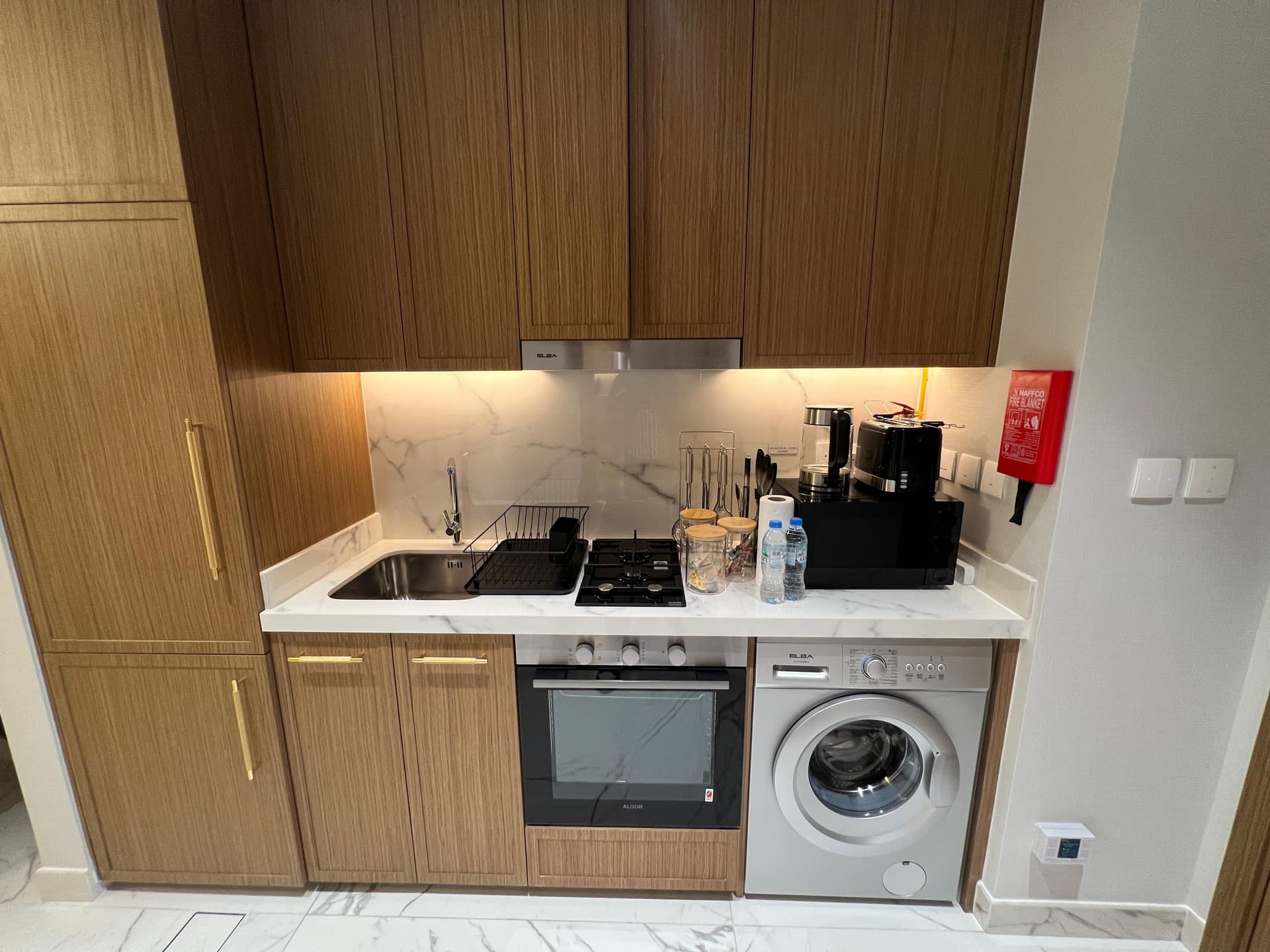 Furnished Studio with Pool View| Ready to Move In| 4 Cheques — 9