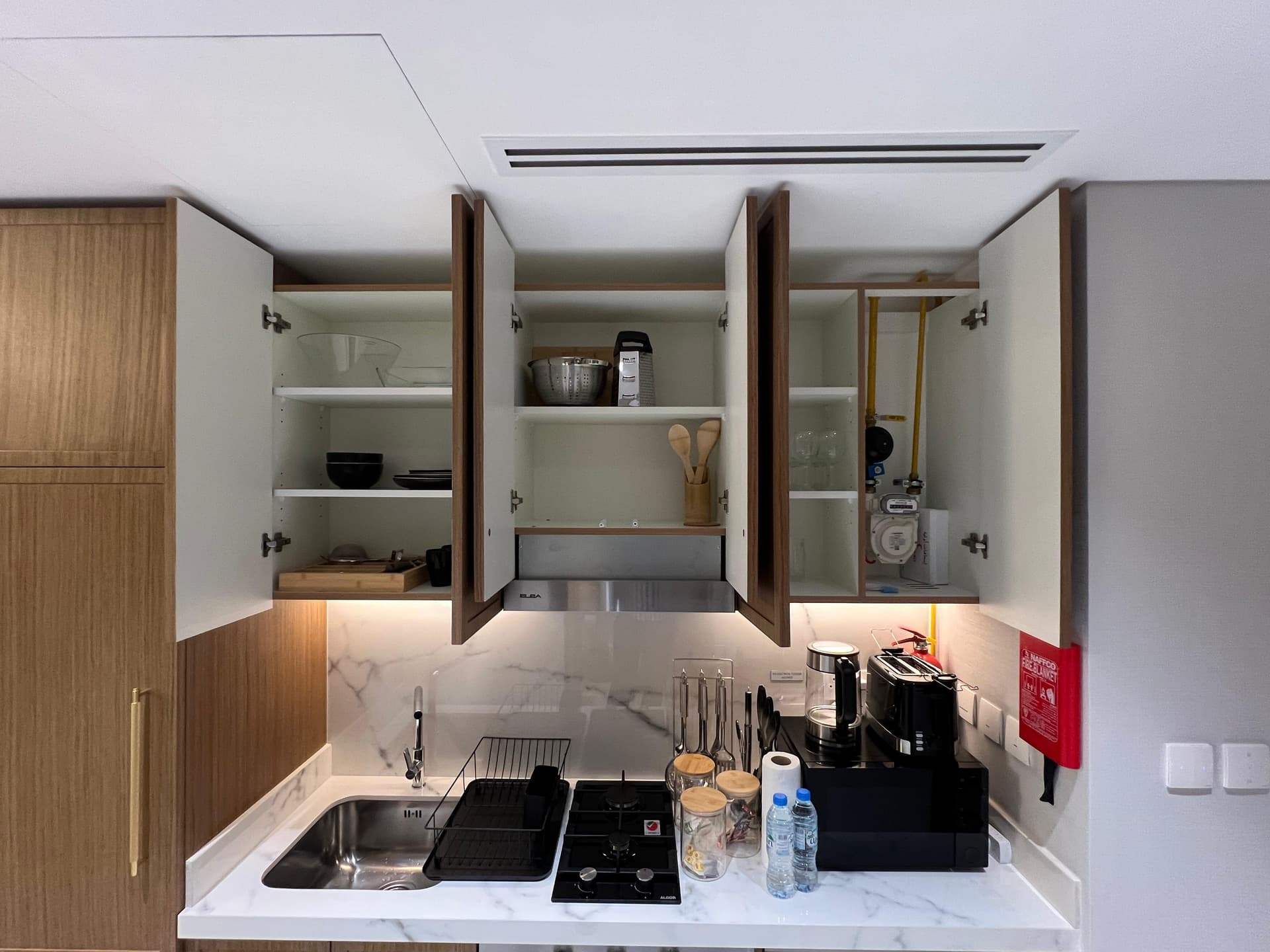 Furnished Studio with Pool View| Ready to Move In| 4 Cheques — 7