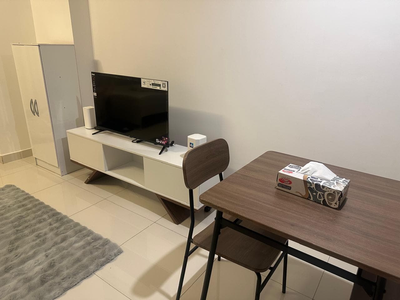 Fully Furnished Studio | Spacious Layout | Balcony photo 2