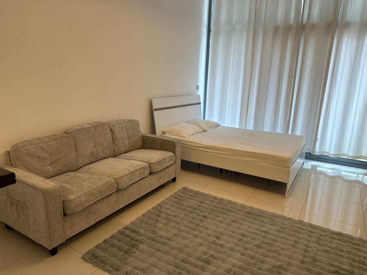 Fully Furnished Studio | Spacious Layout | Balcony photo 4
