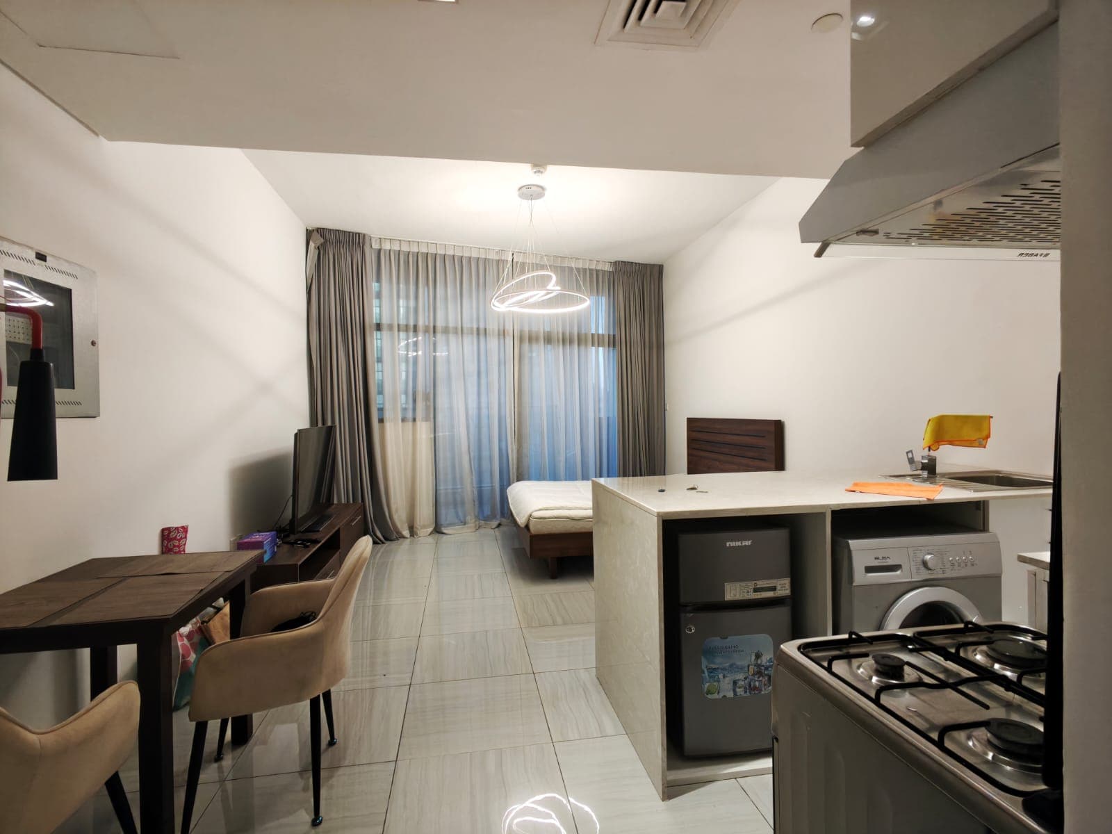 Fully Furnished Unit| Balcony| Bright & Spacious photo 4