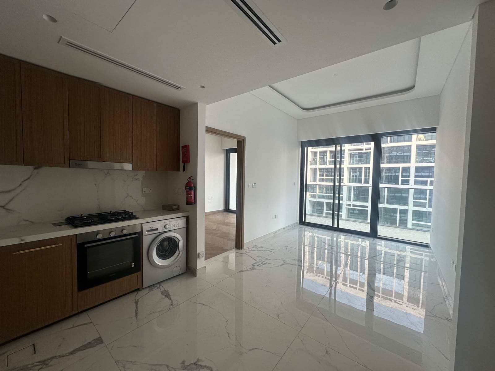 Spacious 2-Bedroom | Unfurnished | Prime Location — 11
