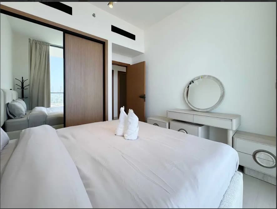 Luxury 2-Bedroom Apartment with Study & Private Pool — 15