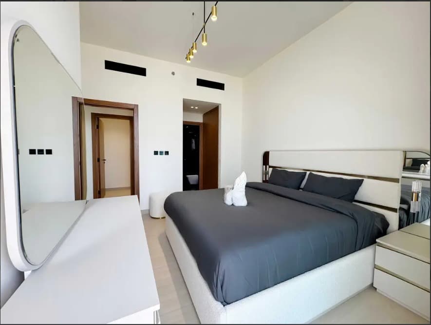 Luxury 2-Bedroom Apartment with Study & Private Pool — 11