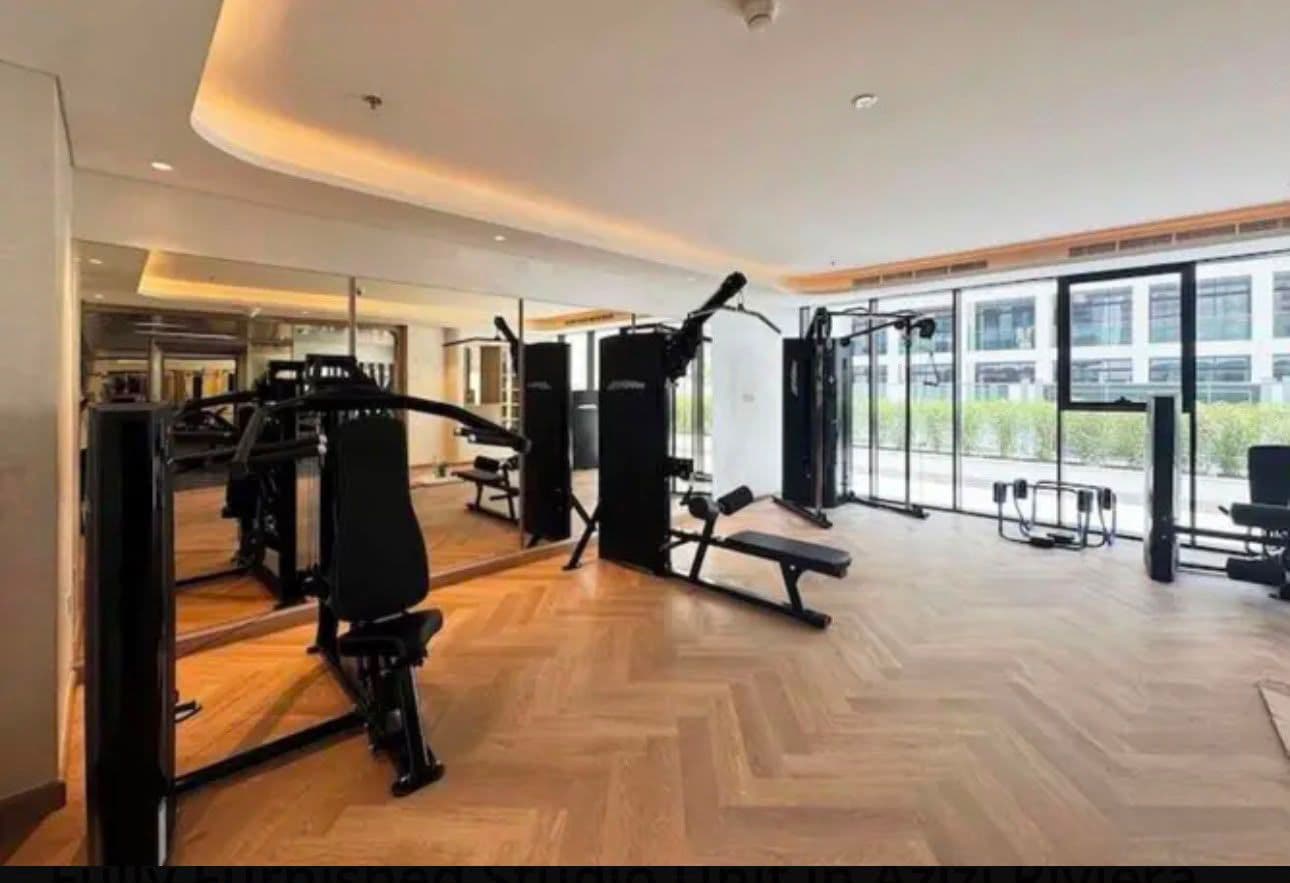 Modern Studio • Prime & Scenic — 9
