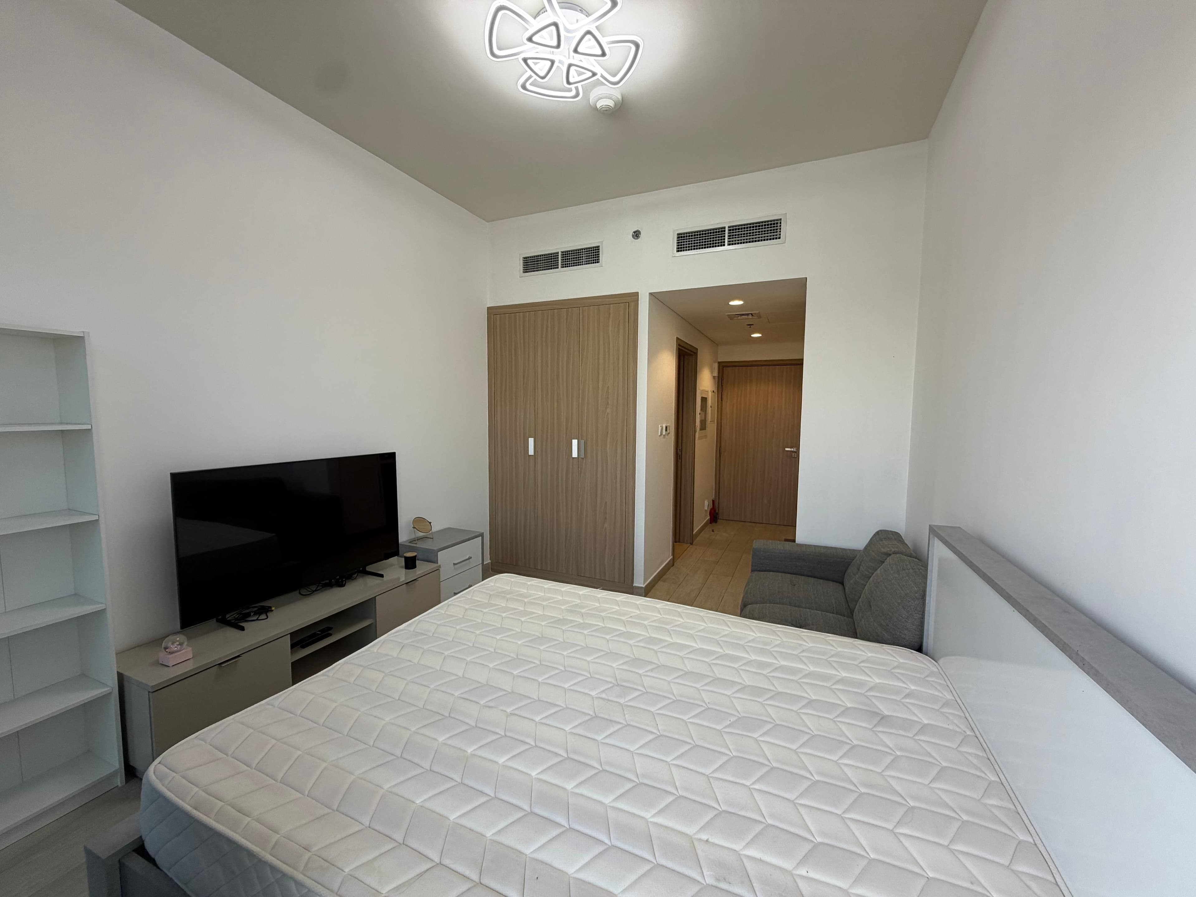 Modern Studio • Prime & Scenic photo 3