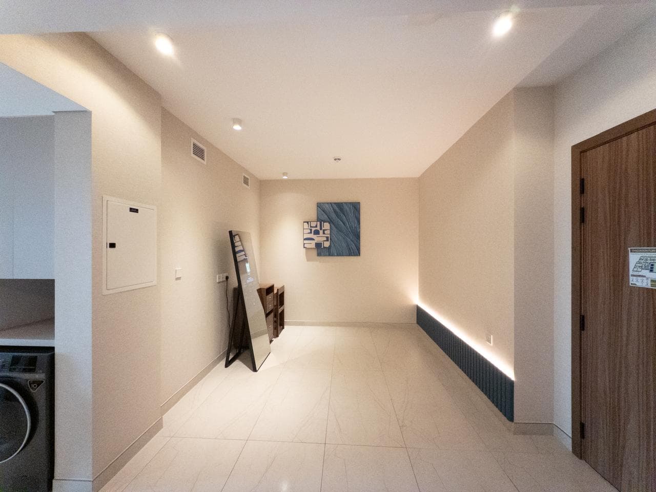 Spacious Balcony |Fully Furnished | Ready to Move In — 9
