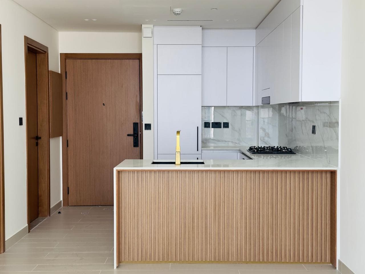 Best Deal | Elegant Finishing | Stunning View photo 3