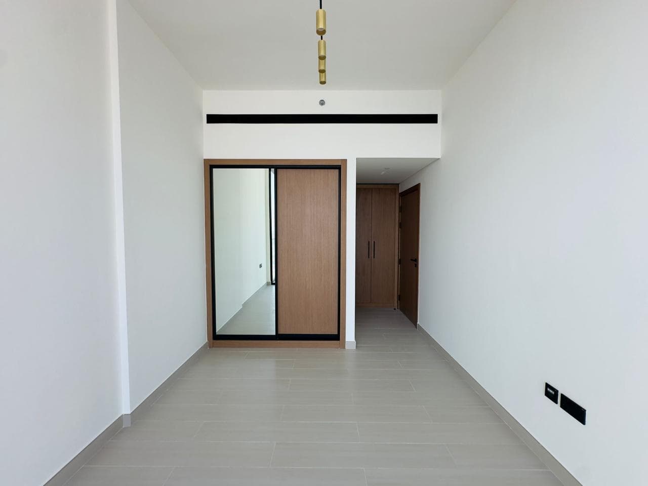 Best Deal | Elegant Finishing | Stunning View photo 4