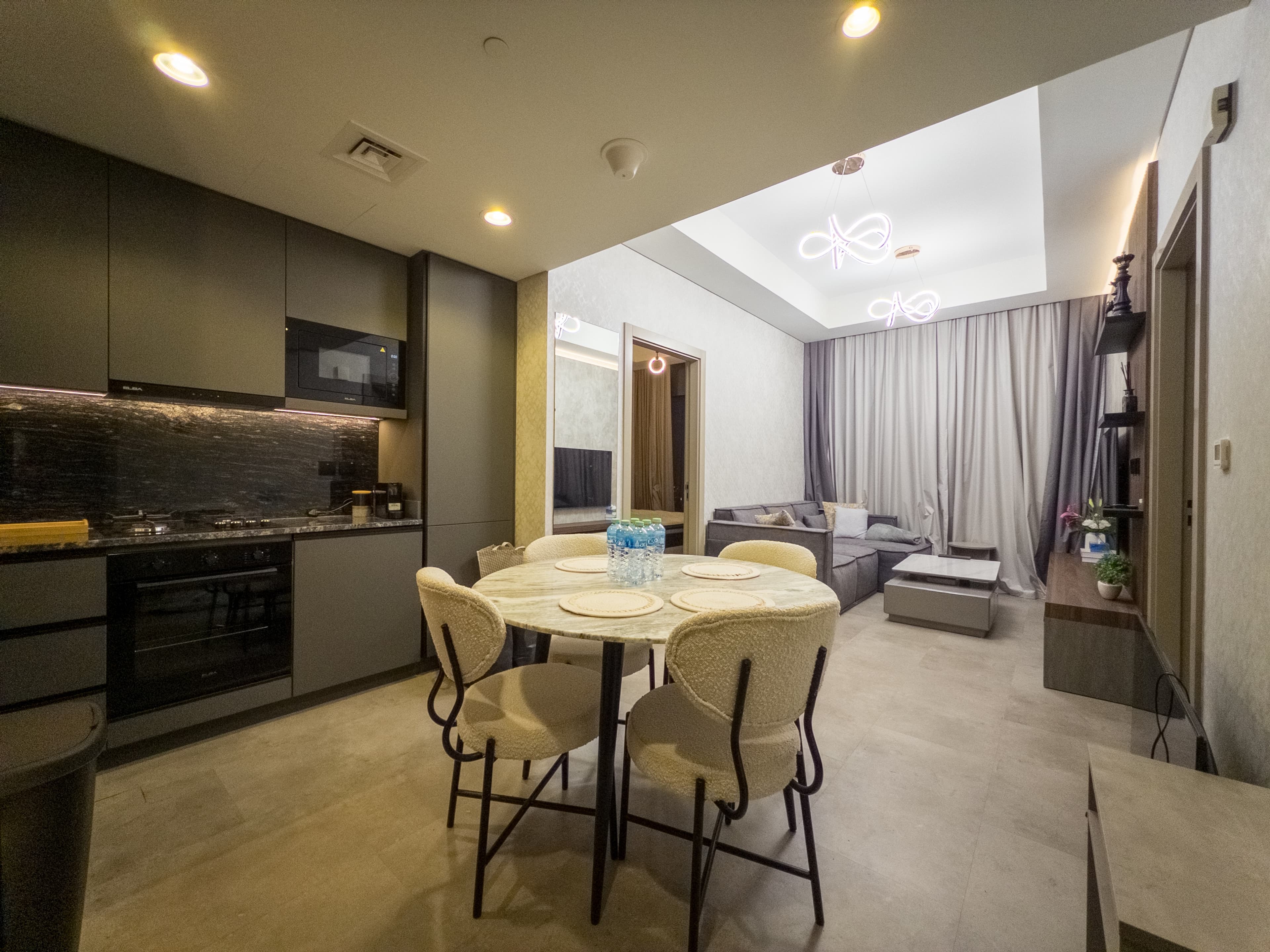 HIGH FLOOR |FULLY FURNISHED| PRIME LOCATION photo 1